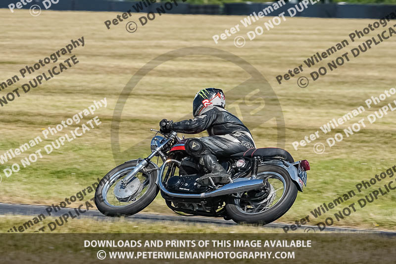 cadwell park;cadwell park photographs;cadwell trackday photographs;enduro digital images;event digital images;eventdigitalimages;peter wileman photography;racing digital images;trackday digital images;trackday photos